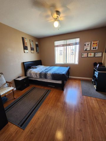 7312 Del Prado Way, Sacramento, CA 95828