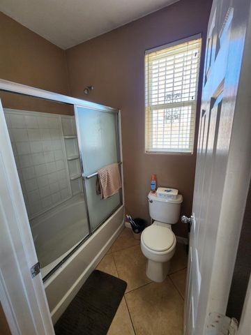 7312 Del Prado Way, Sacramento, CA 95828