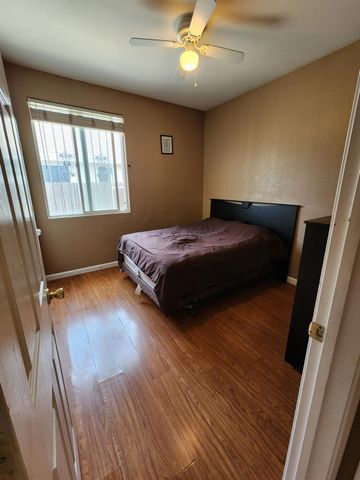 7312 Del Prado Way, Sacramento, CA 95828