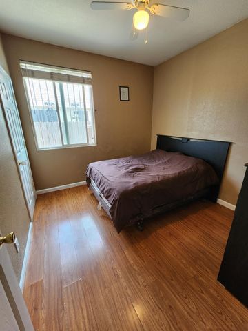 7312 Del Prado Way, Sacramento, CA 95828