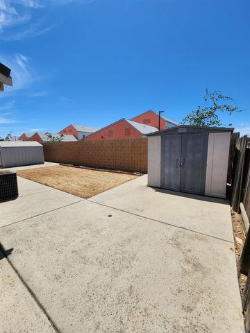 7312 Del Prado Way, Sacramento, CA 95828