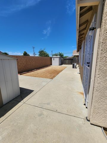 7312 Del Prado Way, Sacramento, CA 95828