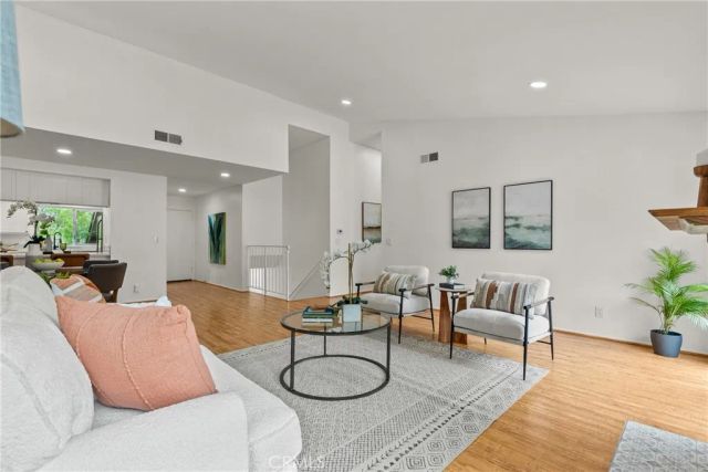 20038 Avenue Of The Oaks, Newhall, CA 91321