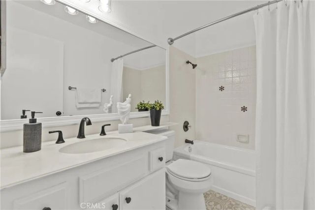 20038 Avenue Of The Oaks, Newhall, CA 91321