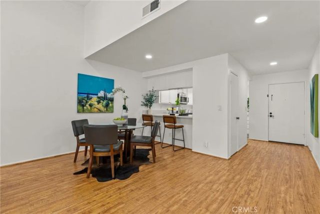 20038 Avenue Of The Oaks, Newhall, CA 91321
