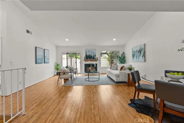 20038 Avenue Of The Oaks, Newhall, CA 91321