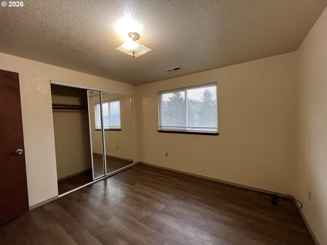 1804 Ne TODD St, Roseburg, OR 97470