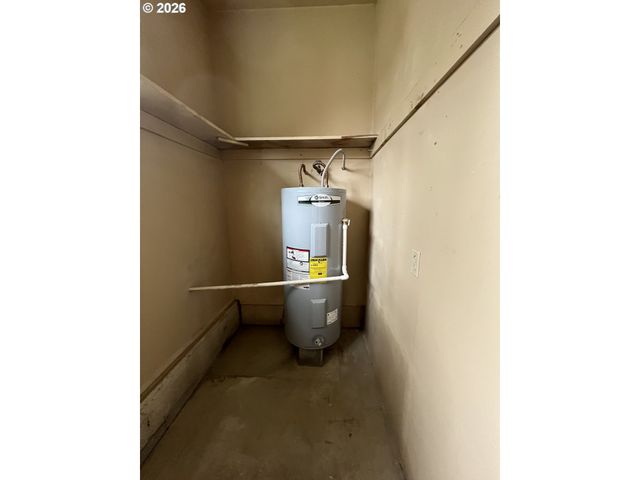 1804 Ne TODD St, Roseburg, OR 97470