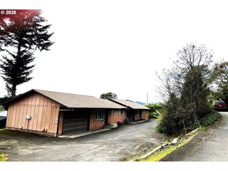 1804 Ne TODD St, Roseburg, OR 97470