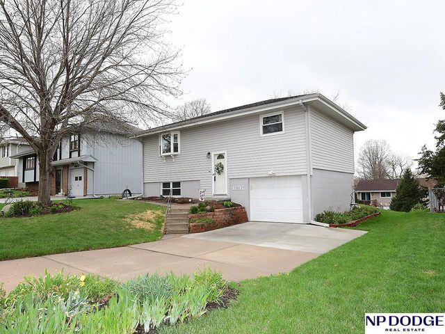 11217 X Street, Omaha, NE 68137