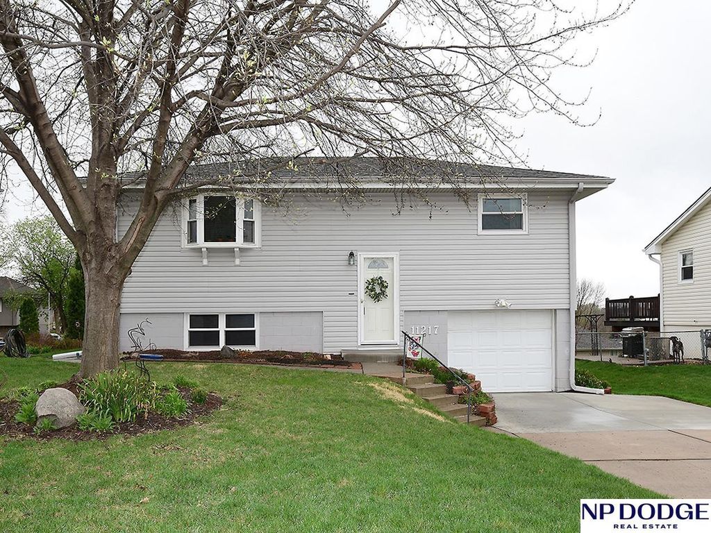 11217 X Street, Omaha, NE 68137