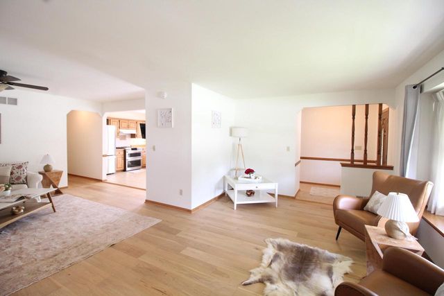 N77W15970 Settlers COURT, Menomonee Falls, WI 53051