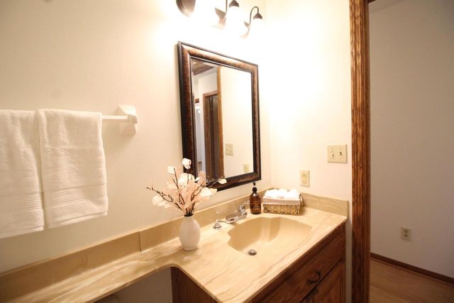 N77W15970 Settlers COURT, Menomonee Falls, WI 53051