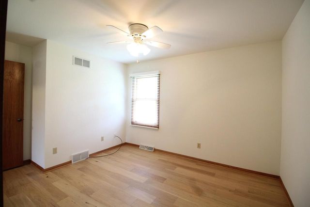 N77W15970 Settlers COURT, Menomonee Falls, WI 53051