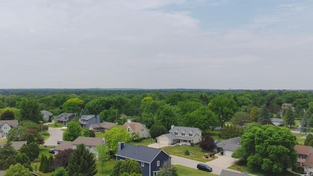 N77W15970 Settlers COURT, Menomonee Falls, WI 53051