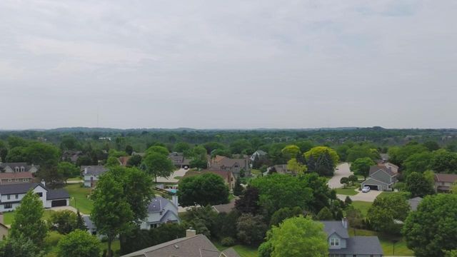 N77W15970 Settlers COURT, Menomonee Falls, WI 53051