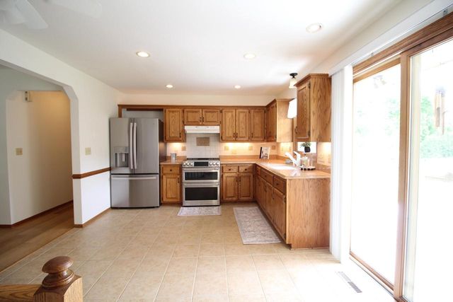N77W15970 Settlers COURT, Menomonee Falls, WI 53051