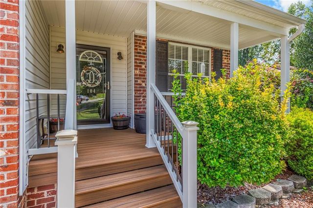 104 Hidden Branches Court, Kernersville, NC 27284