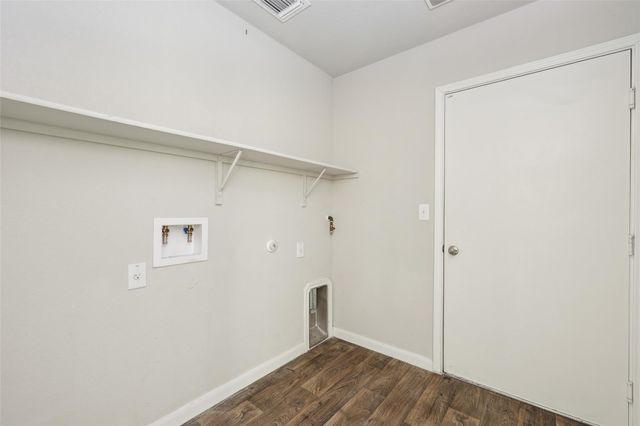 210 Seaholm LN, Hutto, TX 78634
