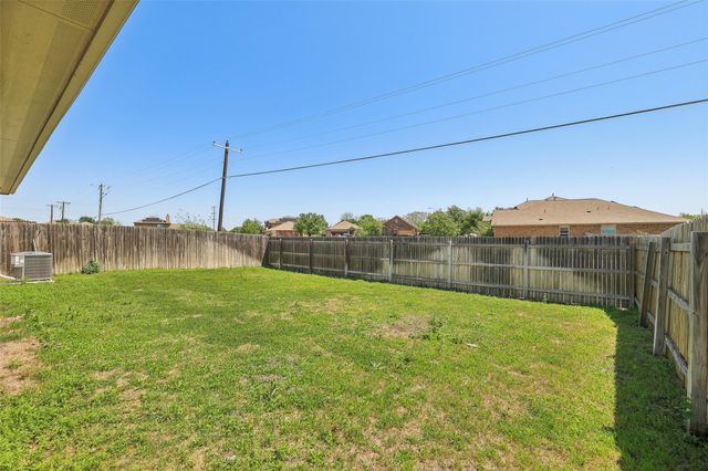 210 Seaholm LN, Hutto, TX 78634