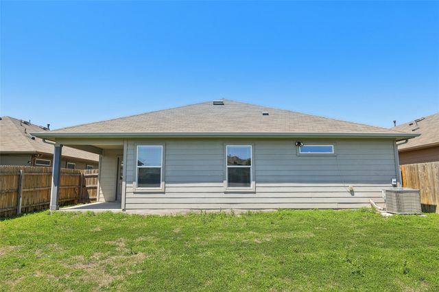210 Seaholm LN, Hutto, TX 78634