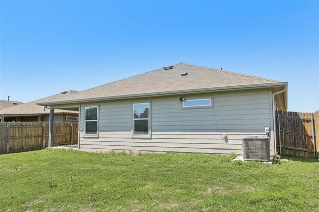 210 Seaholm LN, Hutto, TX 78634