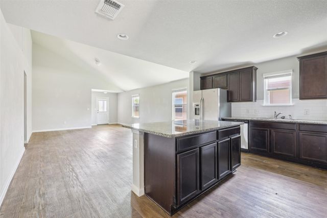 210 Seaholm LN, Hutto, TX 78634