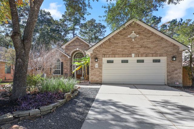 43 E Hobbit Glen Drive, The Woodlands, TX 77384