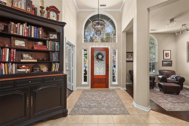 43 E Hobbit Glen Drive, The Woodlands, TX 77384