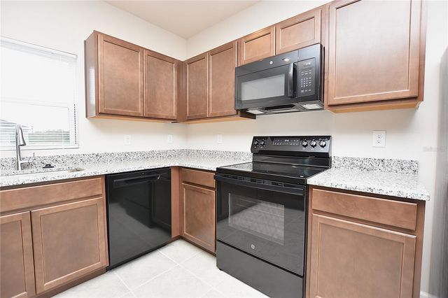 622 MANCHESTER PATH, Dundee, FL 33838