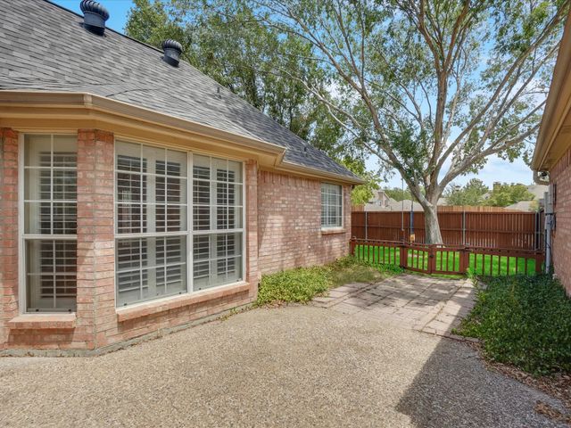 1052 Village Parkway, Coppell, TX 75019
