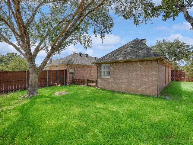 1052 Village Parkway, Coppell, TX 75019