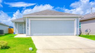12918 blue hole, St Hedwig, TX 78152
