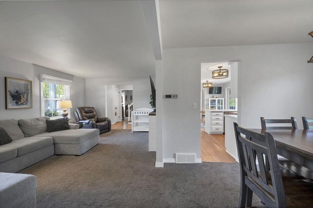373 KENNEY STREET, Green Bay, WI 54301