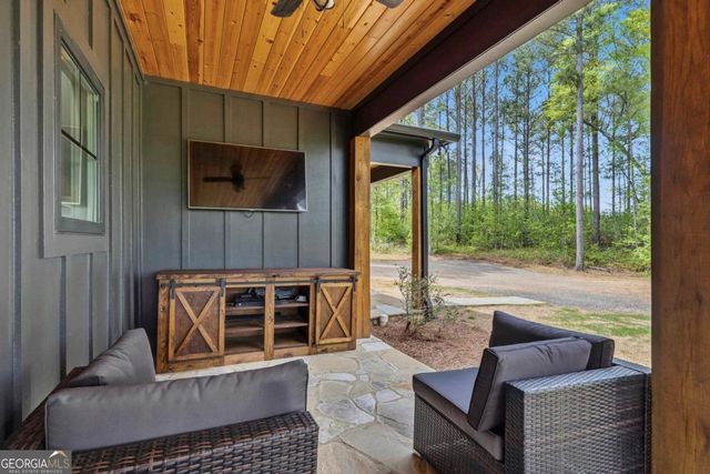1351 Aqua Road, Madison, GA 30650