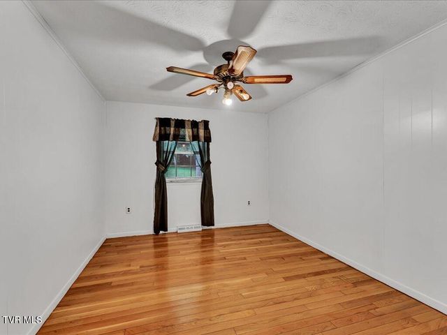 429 Dogwood Heights Drive, Tazewell, TN 37879