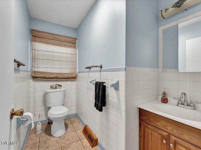 429 Dogwood Heights Drive, Tazewell, TN 37879