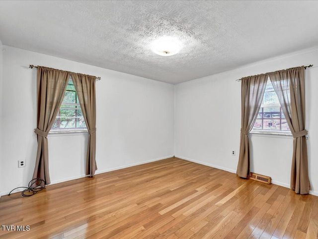 429 Dogwood Heights Drive, Tazewell, TN 37879