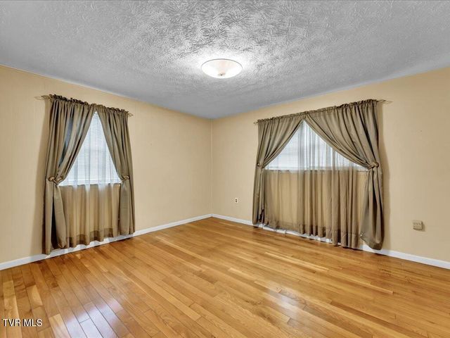 429 Dogwood Heights Drive, Tazewell, TN 37879