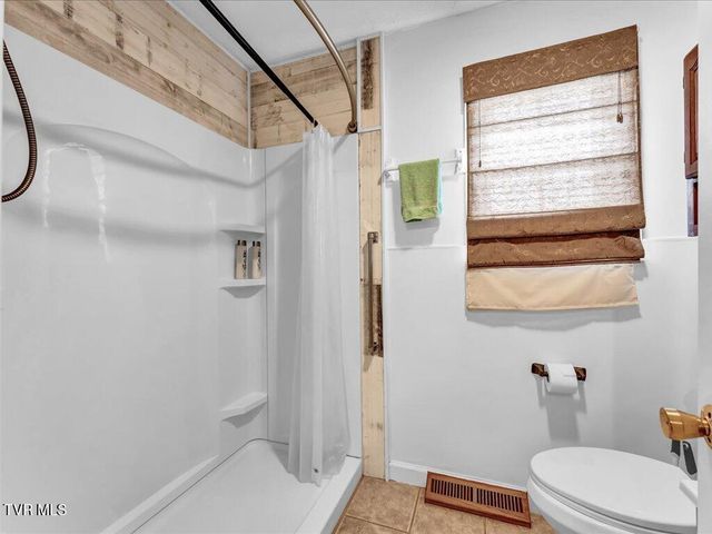 429 Dogwood Heights Drive, Tazewell, TN 37879