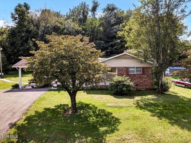 429 Dogwood Heights Drive, Tazewell, TN 37879
