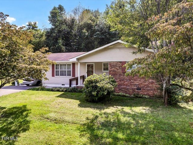 429 Dogwood Heights Drive, Tazewell, TN 37879