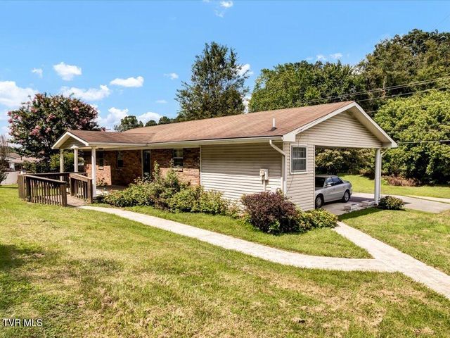 429 Dogwood Heights Drive, Tazewell, TN 37879