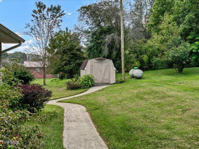 429 Dogwood Heights Drive, Tazewell, TN 37879