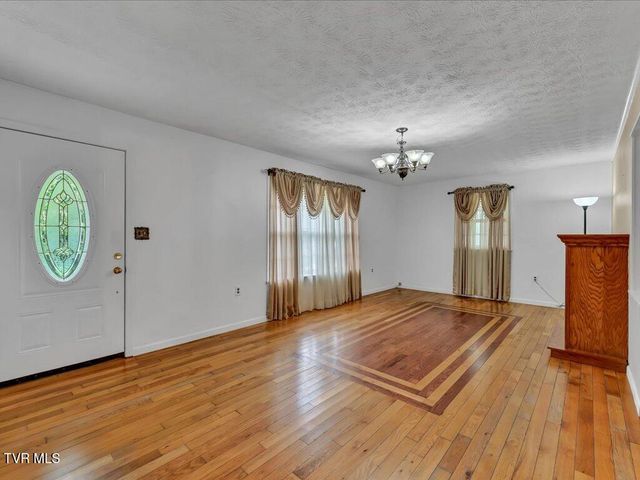 429 Dogwood Heights Drive, Tazewell, TN 37879