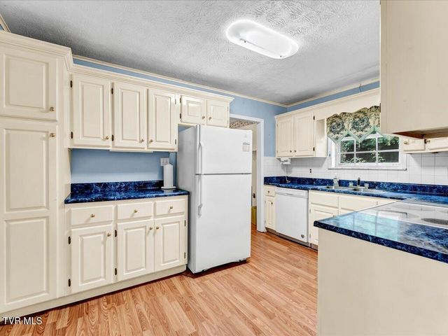 429 Dogwood Heights Drive, Tazewell, TN 37879