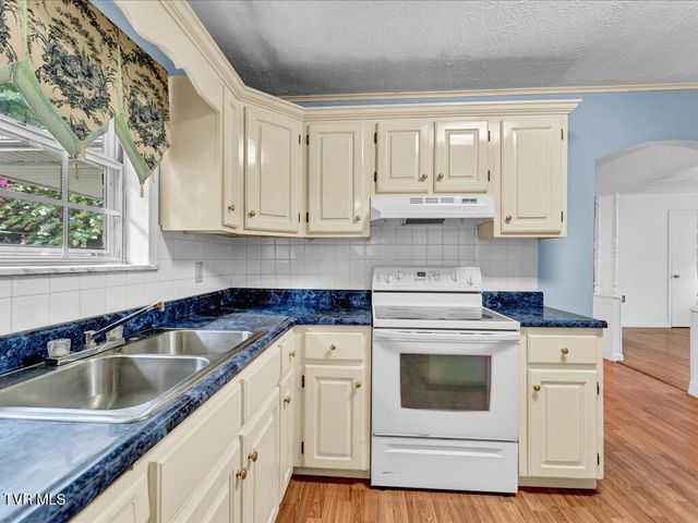 429 Dogwood Heights Drive, Tazewell, TN 37879