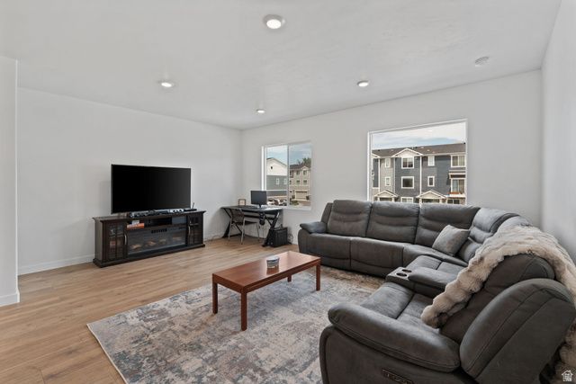 3913 N EAGLE POINTE LN, Eagle Mountain, UT 84005