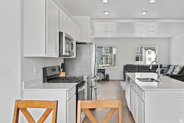 3913 N EAGLE POINTE LN, Eagle Mountain, UT 84005