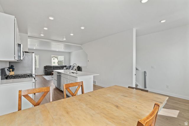 3913 N EAGLE POINTE LN, Eagle Mountain, UT 84005
